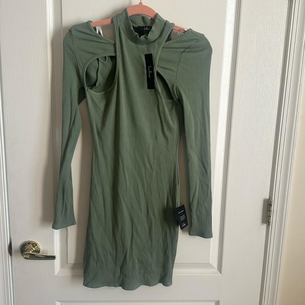NWT! Super Cute green Lulus dress!